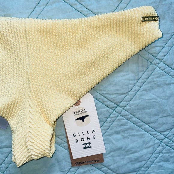 Billabong bikini bottom (Updated sizes)